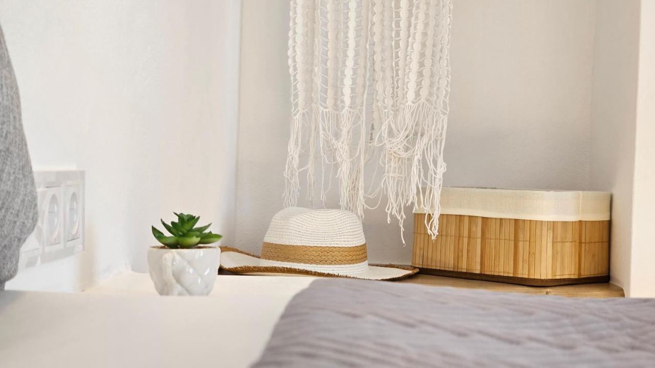 Polychronis Private Suite Pollonia Dış mekan fotoğraf
