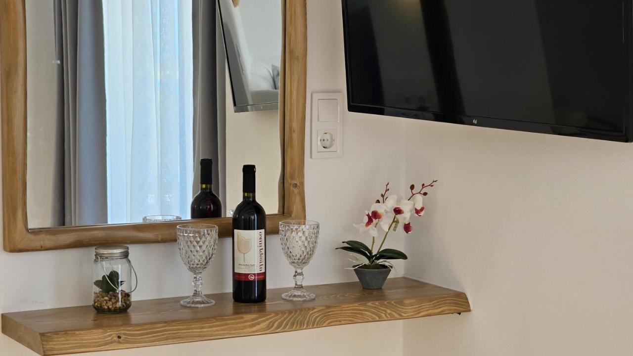 Polychronis Private Suite Pollonia Dış mekan fotoğraf